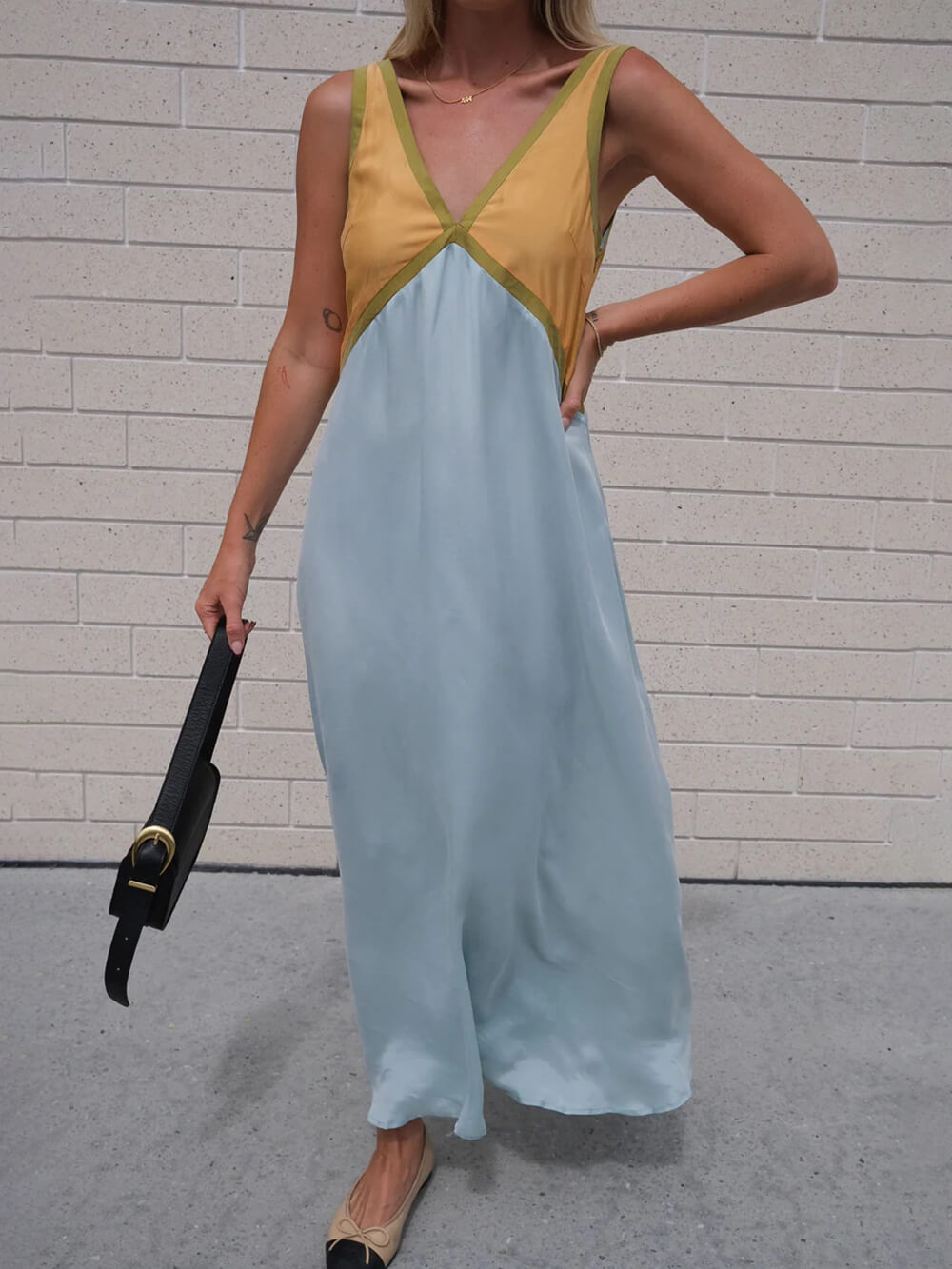 V-Neck Color-Block Chic Dress with Contrasting Panels