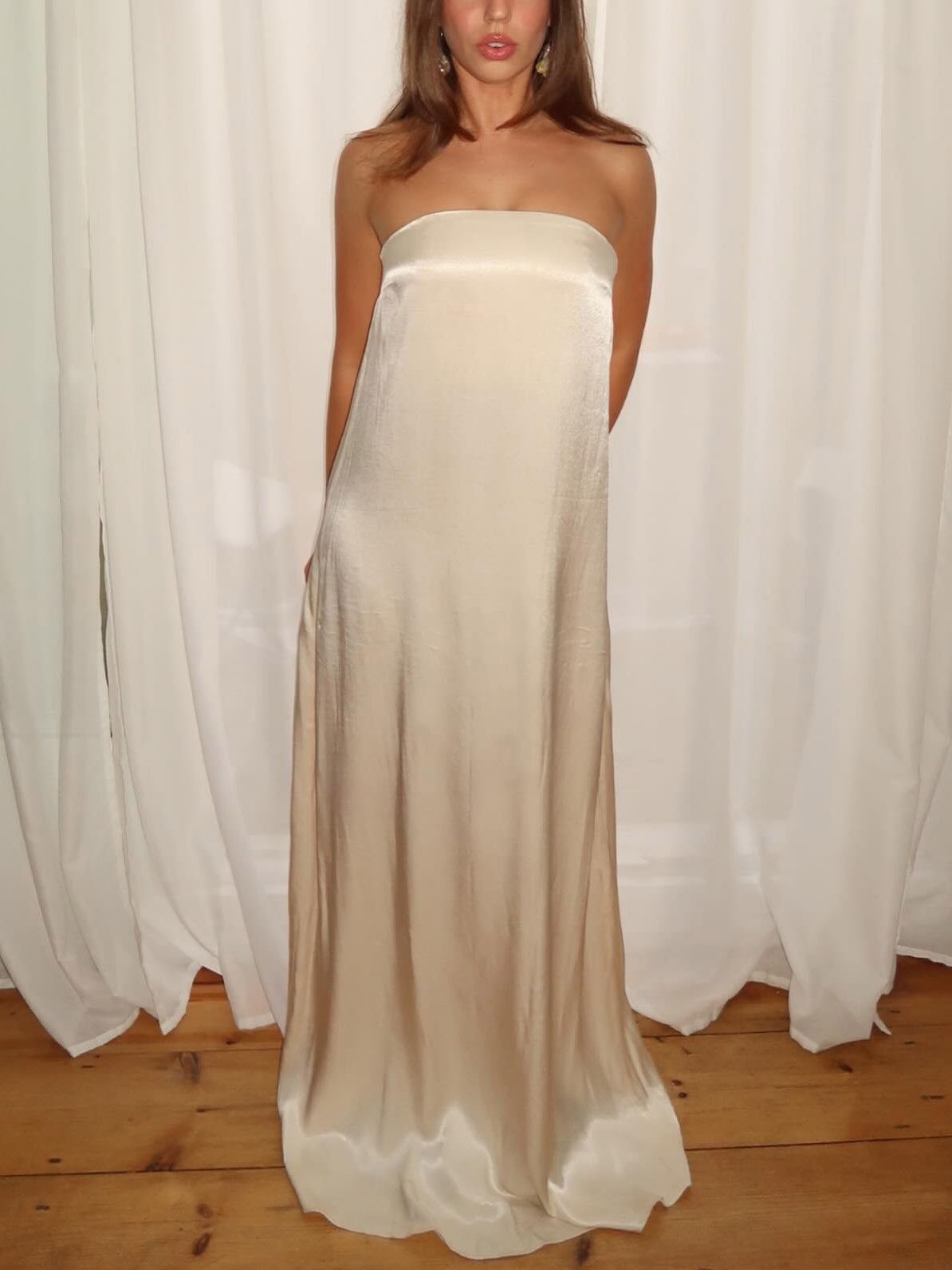 Luxurious Satin Maxi Evening Gown – Elegant, Flattering Maxi Dress for Formal Occasions