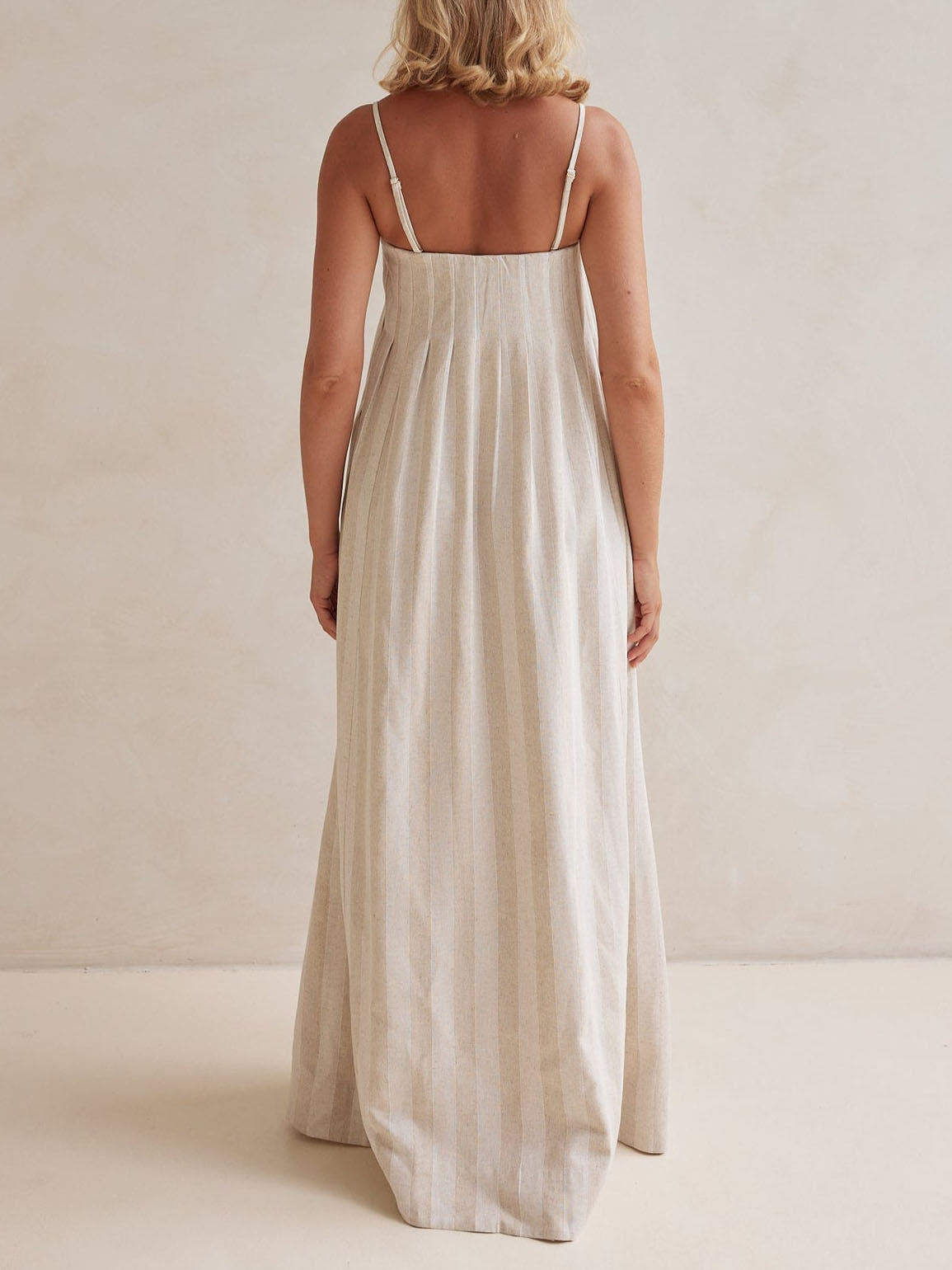 Chic Halter-Neck Striped Maxi Dress - Casual Summer Style
