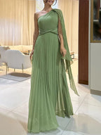Effortless Elegance: Pleated Off-the-Shoulder Maxi Dress with a Fluid, Flowing Silhouette