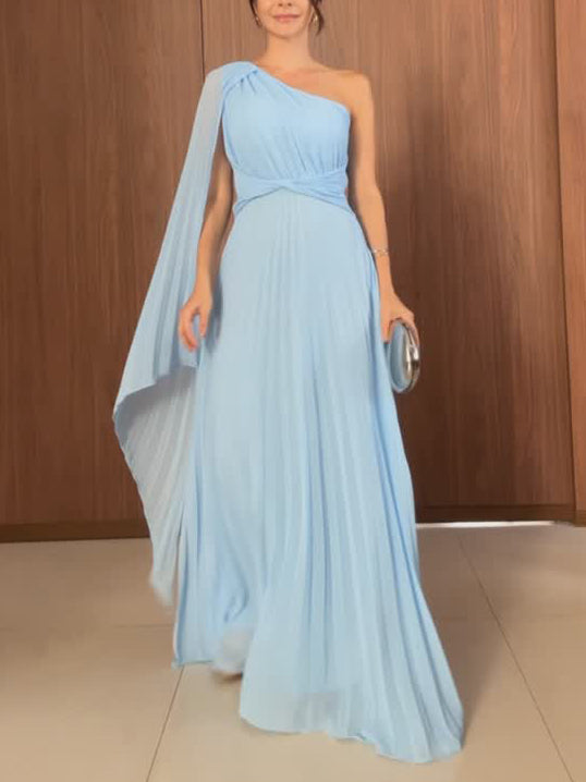 Effortless Elegance: Pleated Off-the-Shoulder Maxi Dress with a Fluid, Flowing Silhouette