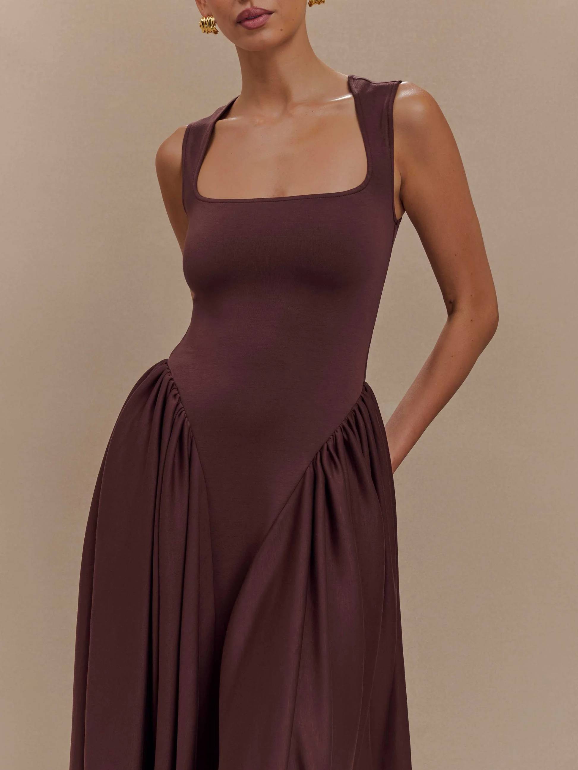 Retro-Chic Minimalist Square-Neck Dress
