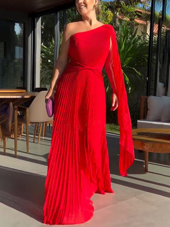 Effortless Elegance: Pleated Off-the-Shoulder Maxi Dress with a Fluid, Flowing Silhouette