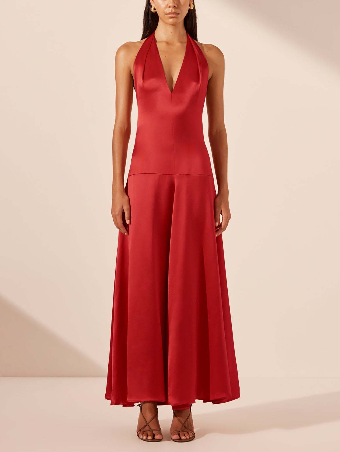 Glamorous Deep-V Neck Halter Maxi Dress