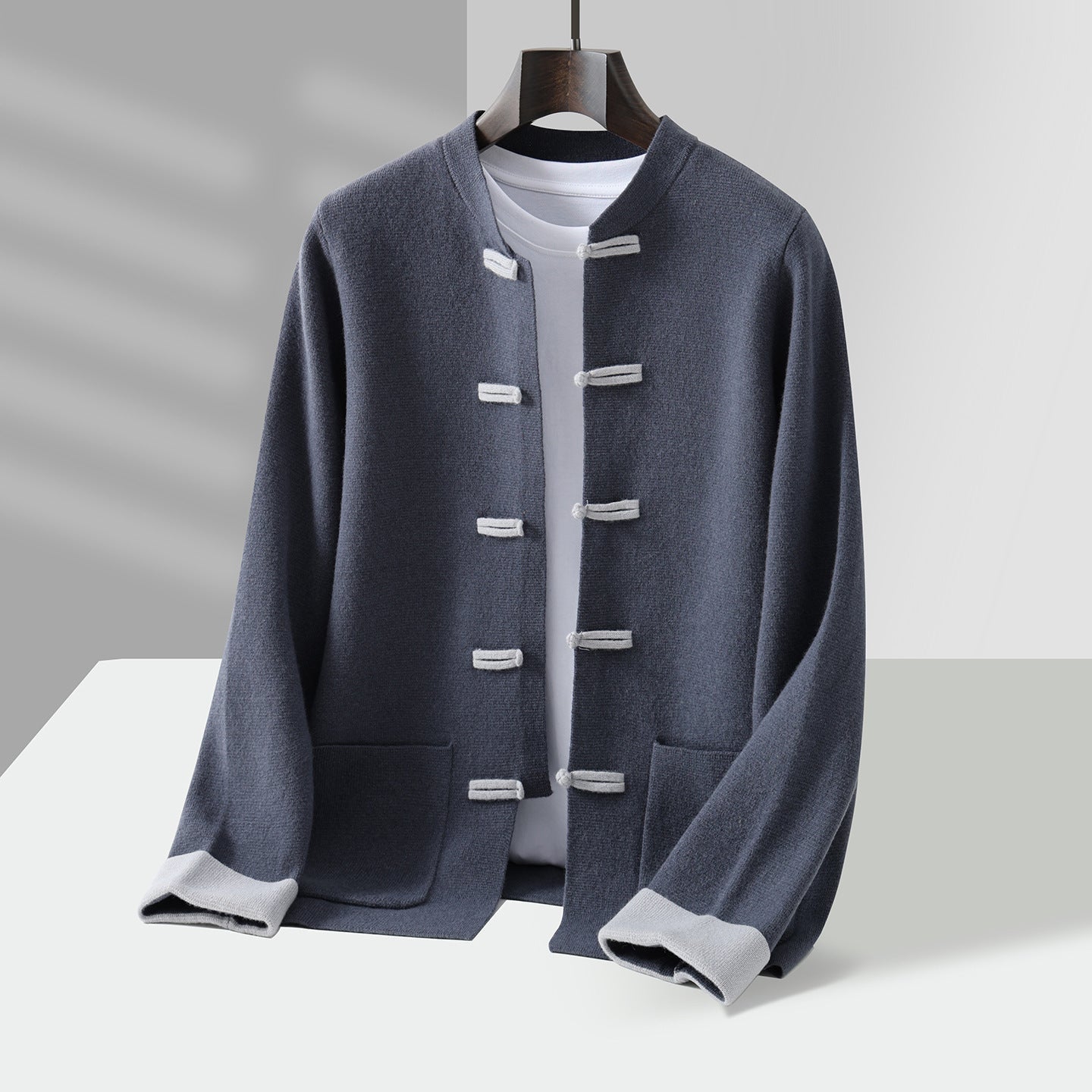 Hadley Cashmere Cardigan - Luxuriously Soft, Timeless Knitwear