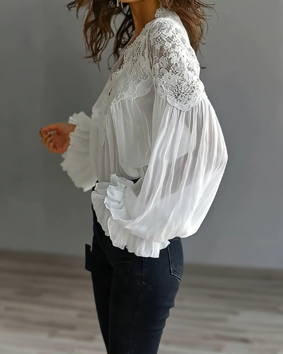 Quinn Floral Blouse - Delicate Flower Print, Lightweight & Flattering