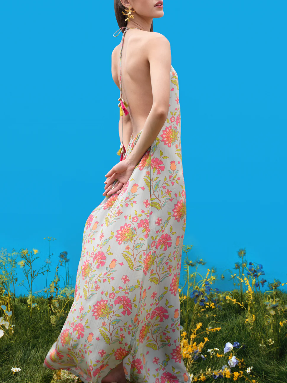 Chic Halter-Back Maxi Dress with Hand-Drawn Prints