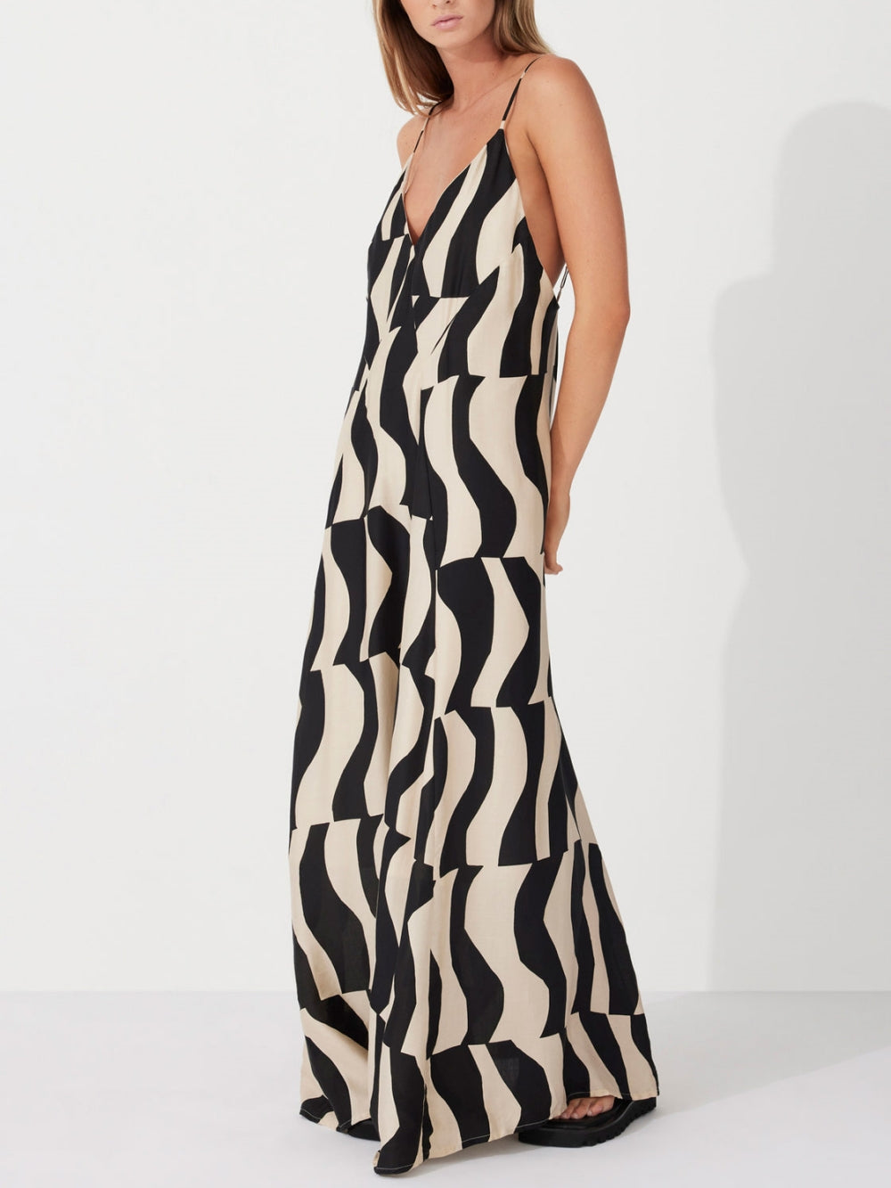 Effortless Relaxed-Fit Maxi Dress with Scooped-Back
