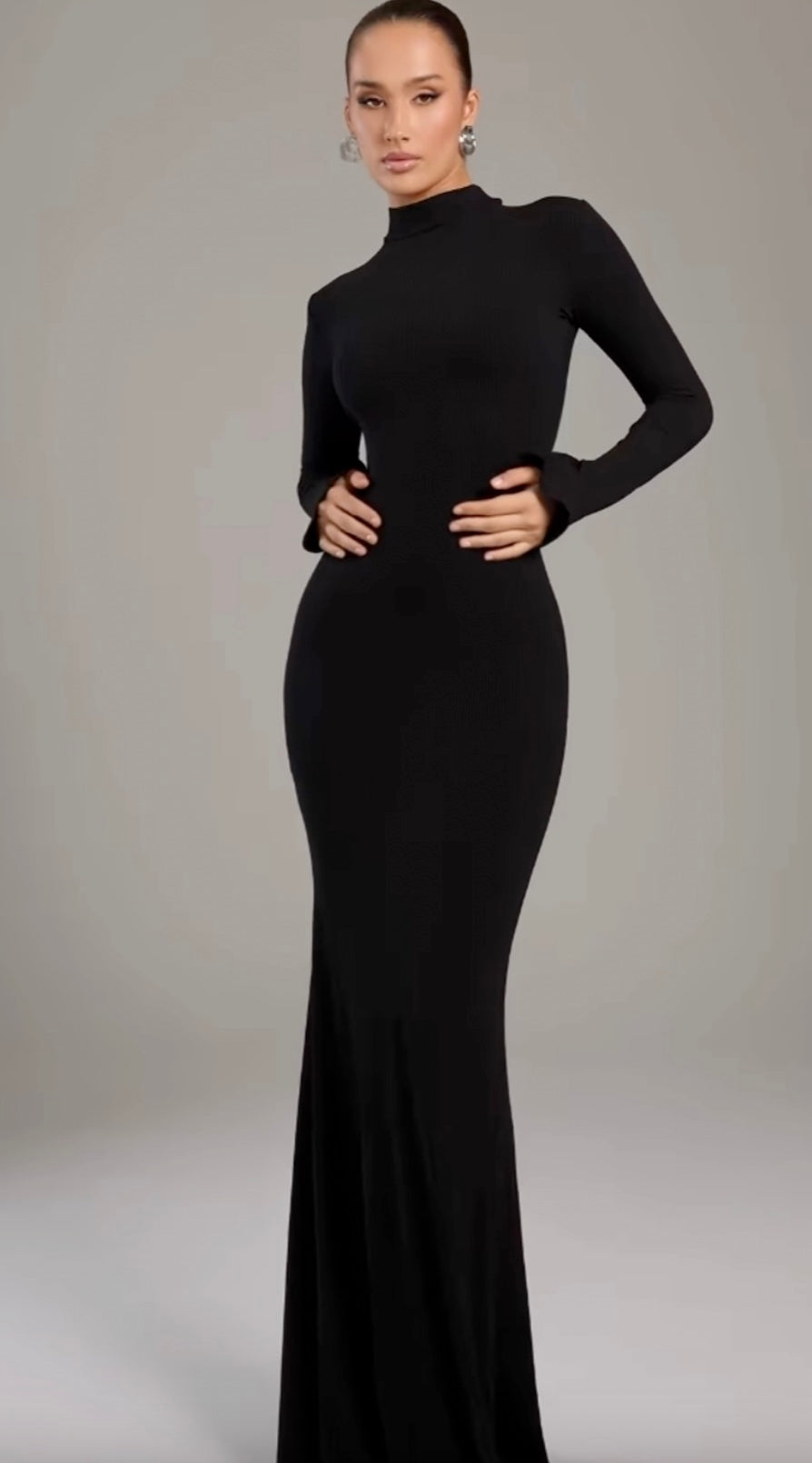 Noire｜Luxurious Turtleneck Maxi Dress